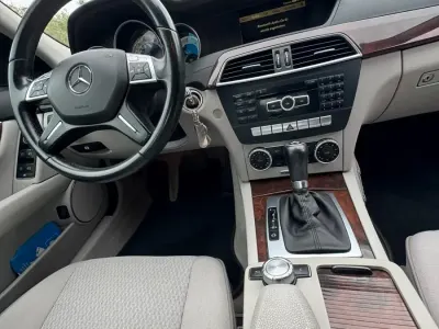 Gebraucht Mercedes C180 120 PS (88 kW) 2011 Grau Limousine