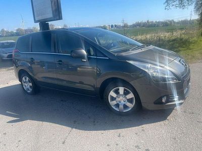 Gebraucht Peugeot 5008 Premium 120 PS (88 kW) 2011 Grau Van / Kleinbus