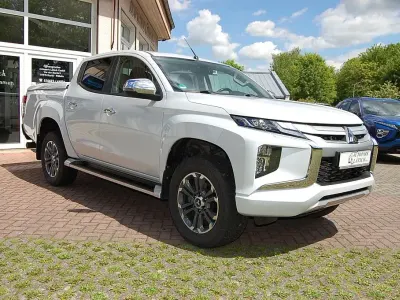 Używany Mitsubishi L200 Select 150 KM (110 kW) 2021 Biały Pickup