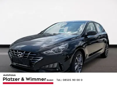 Gebraucht Hyundai i30 Trend 160 PS (117 kW) 2022 Schwarz Limousine