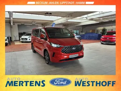 Gebraucht Ford Tourneo Titanium 170 PS (125 kW) 2024 Rot Van / Kleinbus