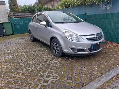 Begagnad Opel Corsa 60 HK (44 kW) 2008 Silver Halvkombi