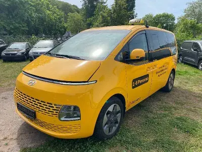 Gebraucht Hyundai Staria Prime 177 PS (130 kW) 2024 Dynamic yellow Van / Kleinbus