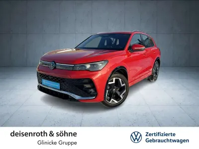 Gebraucht VW Tiguan R-line 150 PS (110 kW) 2025 Persimmon red metallic SUV