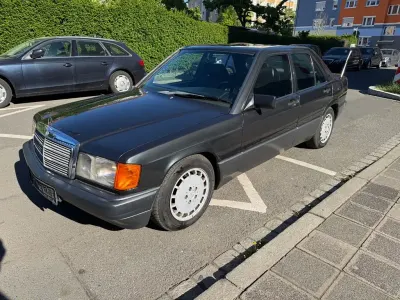 Brugt Mercedes 190 118 HK (86 kW) 1990 Sort Sedan