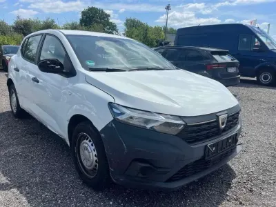 Gebraucht Dacia Sandero Acces 67 PS (49 kW) 2021 Gletscherweiss Kleinwagen