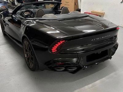 Neu Aston Martin Vanquish 835 PS (614 kW) 2025 Grün Cabrio