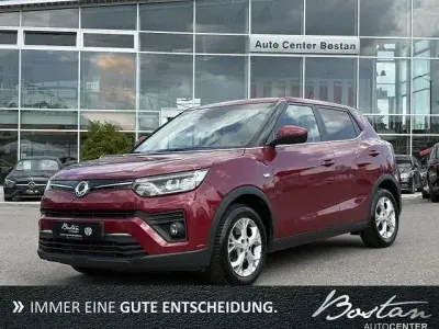 Gebraucht SsangYong Tivoli 250 PS (183 kW) 2021 Rot SUV