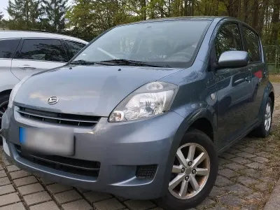 Gebraucht Daihatsu Sirion 91 PS (66 kW) 2011 Grau Kleinwagen