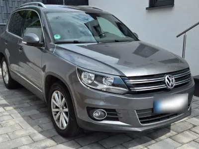 Gebraucht VW Tiguan LOUNGE 160 PS (117 kW) 2015 Grau SUV