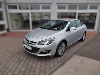 Silber Gebraucht 2013 Opel Astra Innovation Limousine | 8.190 € (Fairer Preis)