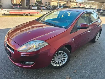 Usata Fiat Bravo Dynamic 120 CV (88 kW) 2011 Rosso Utilitaria