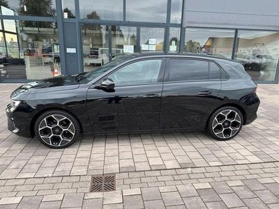 Schwarz Gebraucht 2024 Opel Astra Ultimate Limousine | 25.870 € (Etwas zu teuer)