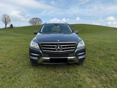 Usado Mercedes ML250 204 HP (150 kW) 2012 Cinzento SUV