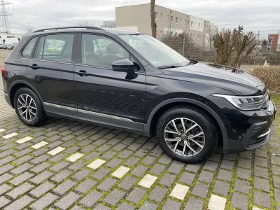 Gebraucht VW Tiguan Life 150 PS (110 kW) 2022 Deep black perleffekt SUV