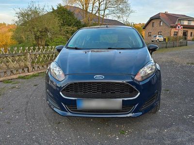 Gebraucht Ford Fiesta Ambiente 60 PS (44 kW) 2017 Blau Kleinwagen