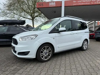 Używany Ford Tourneo Courier Titanium 101 KM (74 kW) 2015 Biały Minivan