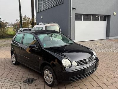 Gebraucht VW Polo 54 PS (39 kW) 2003 Schwarz Kleinwagen