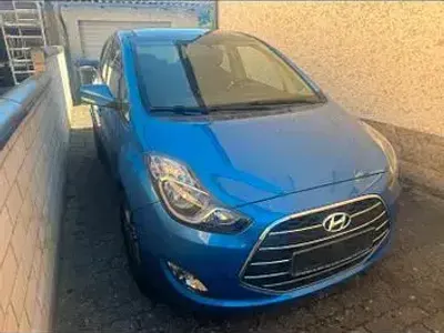 Gebraucht Hyundai ix20 Passion Plus 90 PS (66 kW) 2016 Blau Kleinwagen