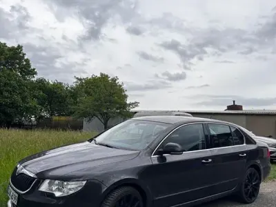 Gebraucht Skoda Superb Ambition 160 PS (117 kW) 2009 Schwarz Limousine