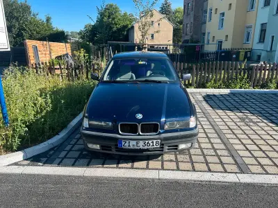 Gebraucht BMW 318 118 PS (86 kW) 1992 Blau Limousine