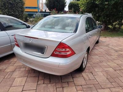 Mercedes C200
