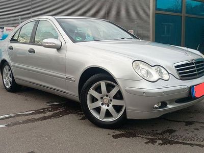 Second-hand Mercedes C200 Classic 116 CP (85 kW) 2002 Argintiu Berlinǎ