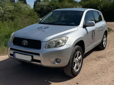 Begagnad Toyota RAV4 152 HK (111 kW) 2006 Grå SUV