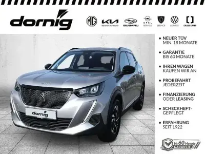 Usata Peugeot 2008 Allure 101 CV (74 kW) 2022 Argento SUV