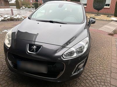 Grau Gebraucht 2012 Peugeot 308 Kleinwagen | 3.500 € (Fairer Preis)
