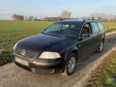 Schwarz Gebraucht 2002 VW Passat Kombi | 999 € (Guter Preis)