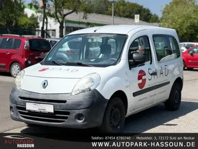 Gebraucht Renault Kangoo Authentique 106 PS (77 kW) 2013 Gletscherweiss Van / Kleinbus