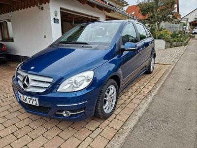 Mercedes B180