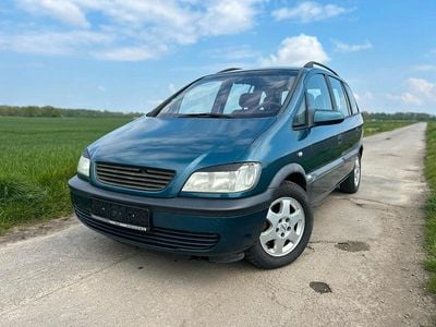Second-hand Opel Zafira 97 CP (71 kW) 2001 Albastru Monovolum