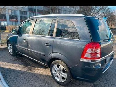 Second-hand Opel Zafira Edition 116 CP (85 kW) 2009 Gri Monovolum