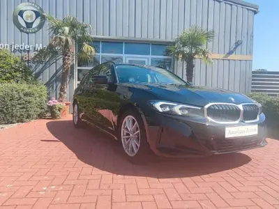 Gebraucht BMW 318 Shadowline 150 PS (110 kW) 2024 Schwarz Kombi