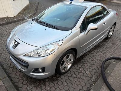 Grau Gebraucht 2009 Peugeot 207 CC Roland Garros Cabrio | 4.500 € (Guter Preis)