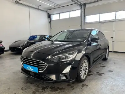 Gebraucht Ford Focus Titanium 150 PS (110 kW) 2019 Schwarz Limousine