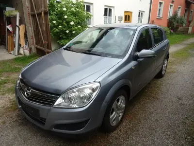Gebraucht Opel Astra Edition 116 PS (85 kW) 2009 Grau Limousine