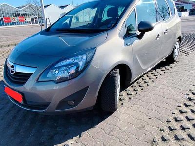 Gebraucht Opel Meriva 100 PS (73 kW) 2011 Braun Van / Kleinbus