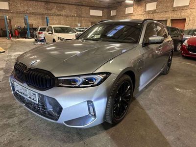 gebraucht BMW 330e 330 Baureihe 3 TouringxDrive M Sport