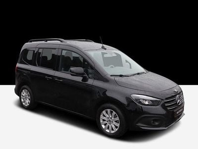 Gebraucht Mercedes T180 Progressive 116 PS (85 kW) 2025 Schwarz Van / Kleinbus