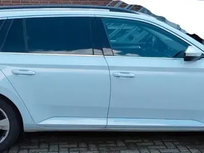 Gebraucht Skoda Superb Ambition 190 PS (139 kW) 2020 Weiß Kombi