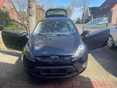 Gebraucht Ford Fiesta Ambiente 60 PS (44 kW) 2012 Schwarz Kleinwagen