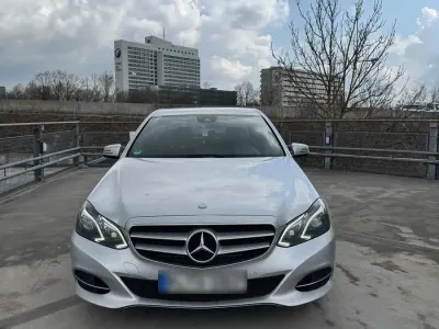Gebraucht Mercedes E220 170 PS (125 kW) 2015 Silber Limousine