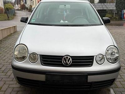Grau Gebraucht 2002 VW Polo Kleinwagen | 1.500 € (Fairer Preis)