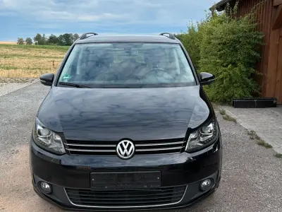 Gebraucht VW Touran Comfortline 104 PS (76 kW) 2012 Blau Van / Kleinbus