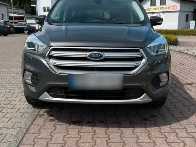 Gebraucht Ford Kuga 150 PS (110 kW) 2017 Silber SUV