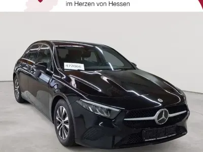 Gebraucht Mercedes A180 136 PS (100 kW) 2023 Schwarz Limousine