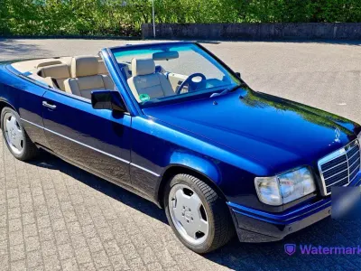 Gebraucht Mercedes E200 136 PS (100 kW) 1995 Blau Cabrio